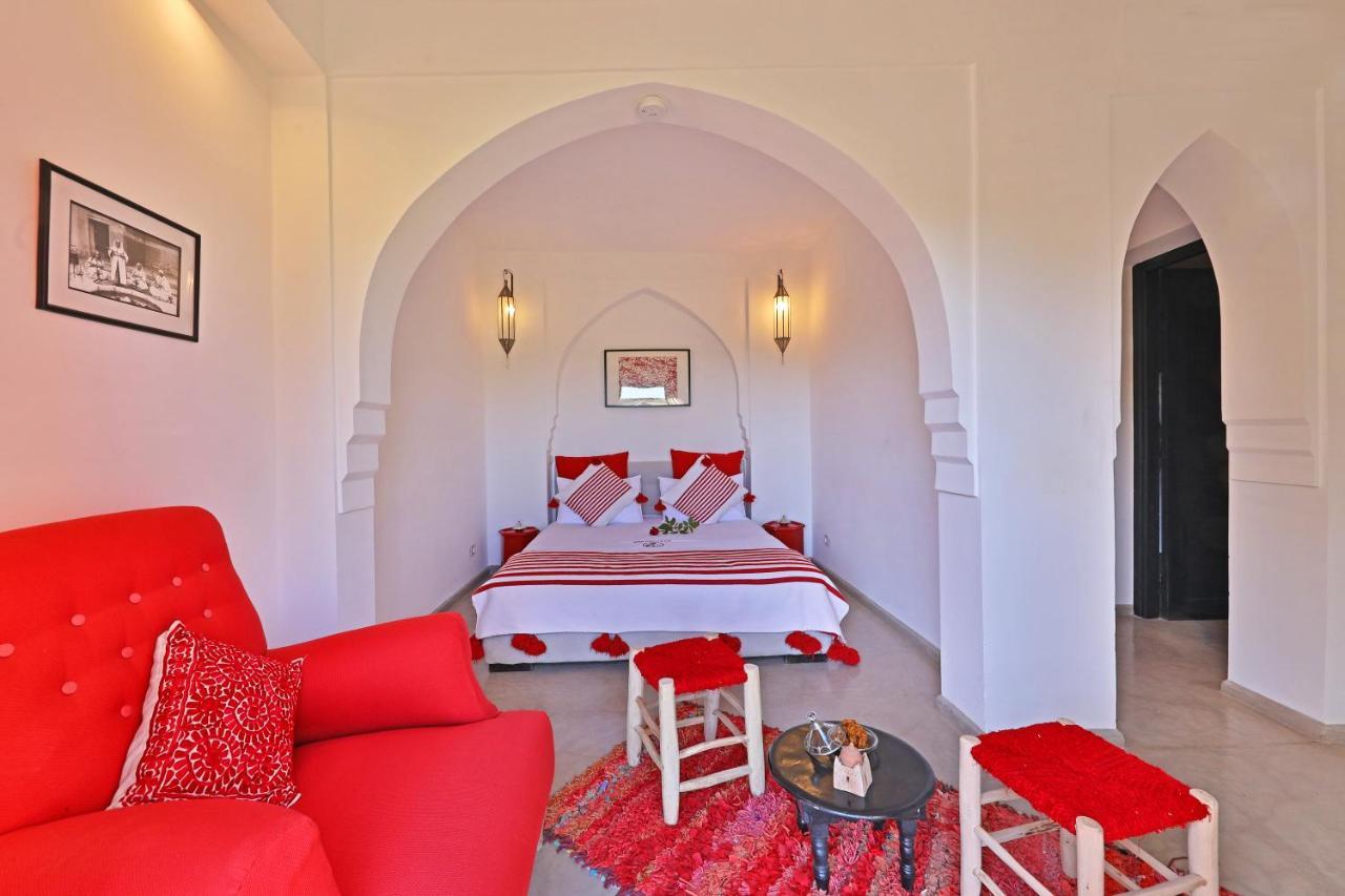 Dar Noujoum Hotel Ait Bou Zguia ภายนอก รูปภาพ