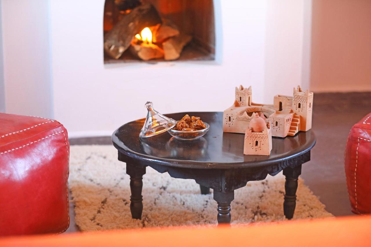 Dar Noujoum Hotel Ait Bou Zguia ภายนอก รูปภาพ