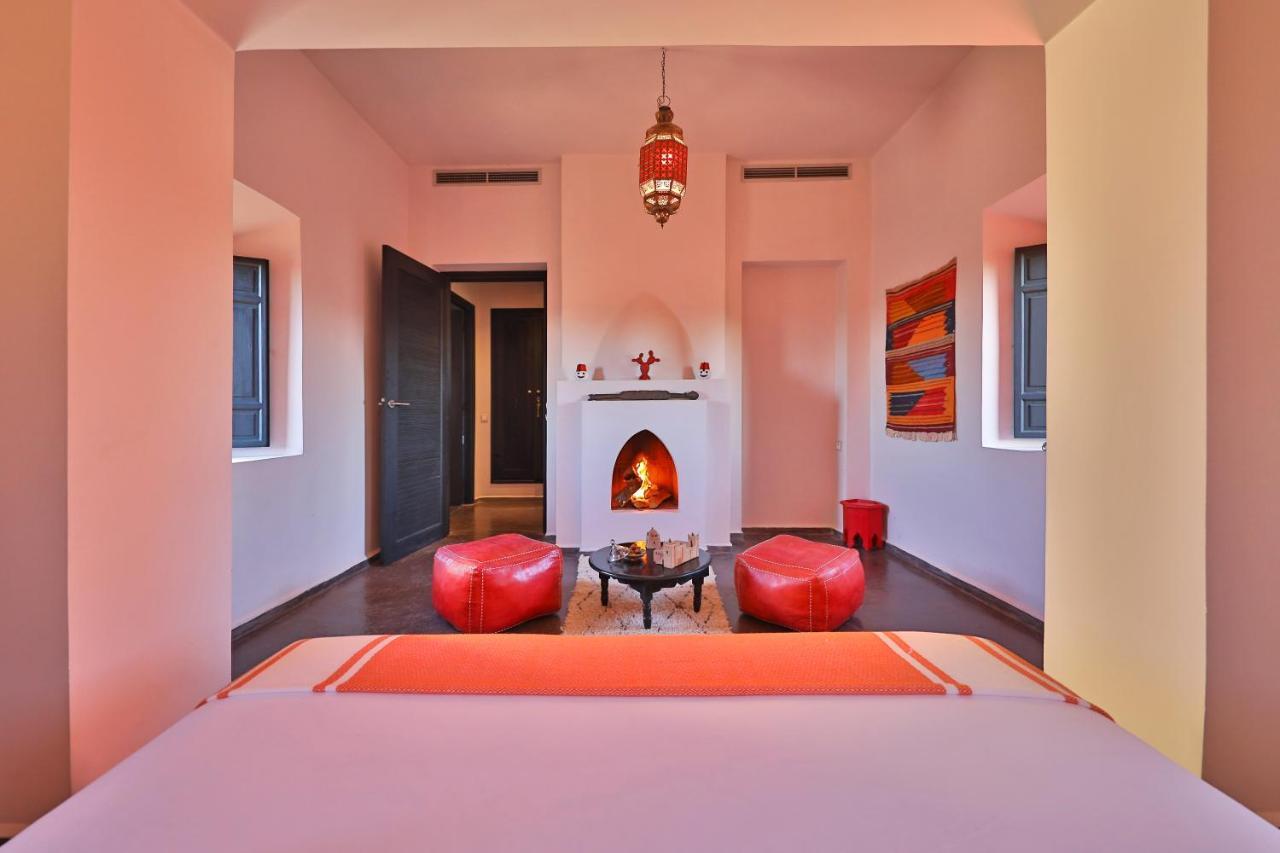 Dar Noujoum Hotel Ait Bou Zguia ภายนอก รูปภาพ